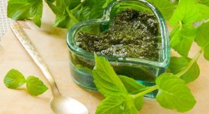 The Origins of Mint Sauce and its Traditional Pairings